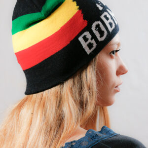 Зимна плетена шапка Bob Marley One Love с раста ивици - Hover Image