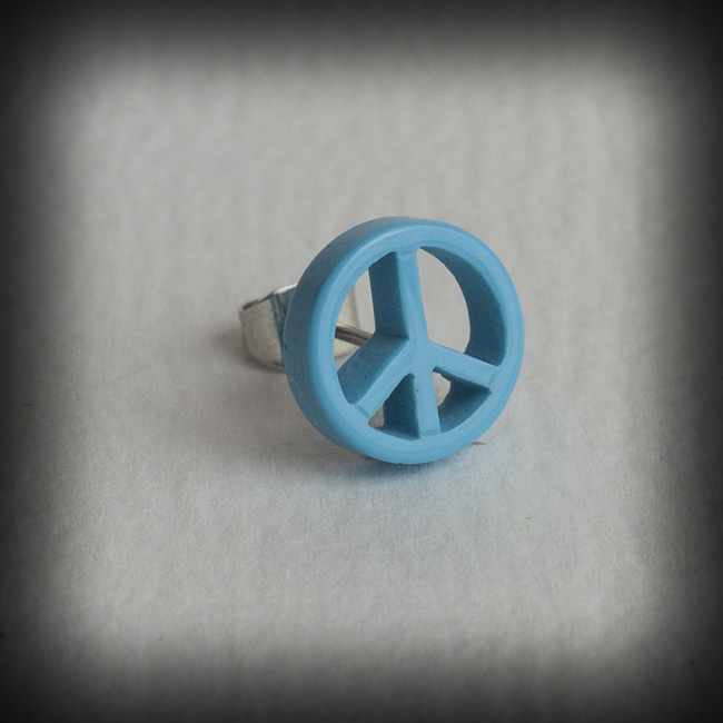 Обеца за ухо или хрущял със знака Peace в син цвят