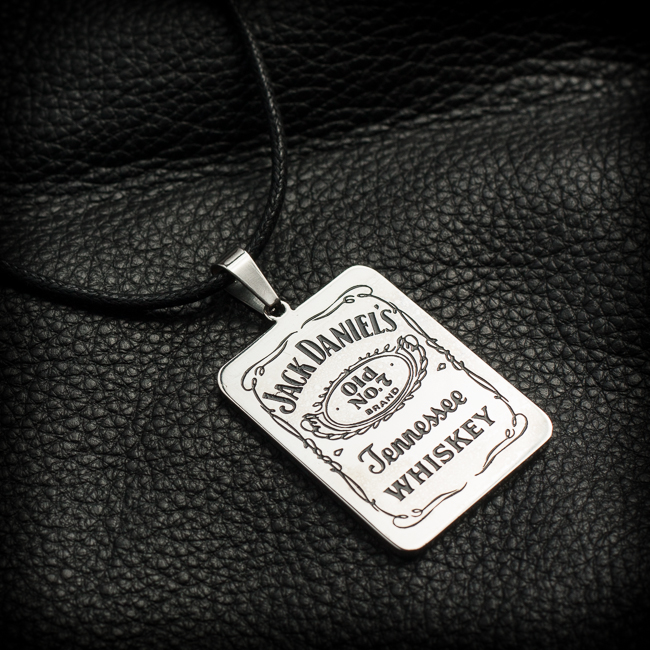 Медальон Jack Daniel's от стомана върху черна кожа