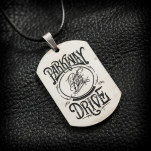 Унисекс медальон на Parkway Drive от медицинска стомана върху черна кожа