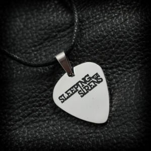 Унисекс медальон с логото на Sleeping With Sirens от медицинска стомана върху черна кожа