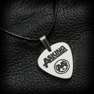 Медальон перце с логото на Asking Alexandria от медицинска стомана върху черна кожа