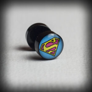 Черна обеца имитация на флеш с логото на Superman