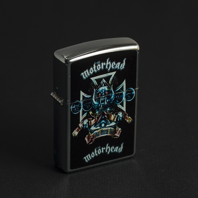 Хромирана zippo запалка на Motorhead с дизайн Snaggletooth и Железен кръст