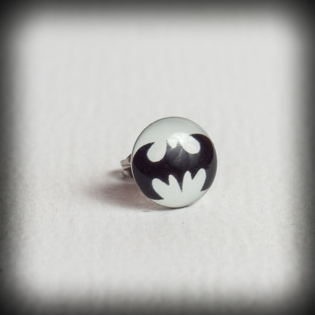 Обеца от неръждаема стомана със символа на Batman