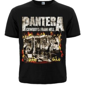 Метъл тениска Pantera Cowboys From Hell черна с пламъци и бандата в салон