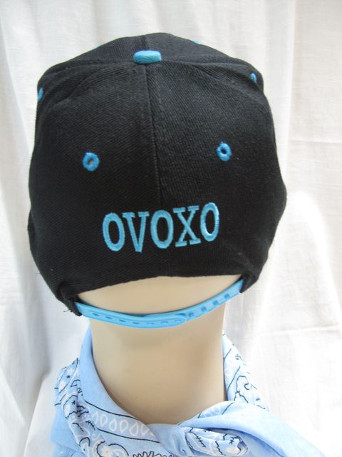 Права шапка с бродерия OVOXO в небесно синьо - Image 2