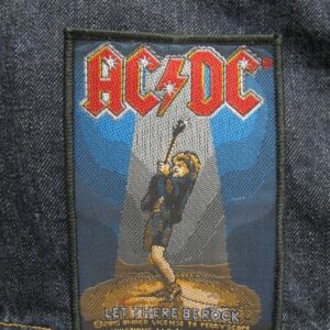 Оригинална везана нашивка на AC/DC Let There Be Rock с Ангус Йънг за зашиване на яке.