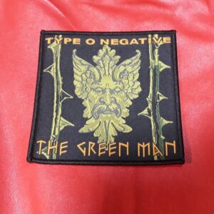 Бродирана нашивка Type O Negative The Green Man с бодли на червен фон
