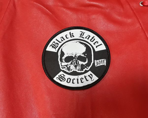 Кръгла везана нашивка Black Label Society с череп и готическо лого.
