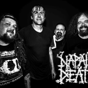 Черно-бял плакат за стена Napalm Death с членовете на групата и тяхното лого