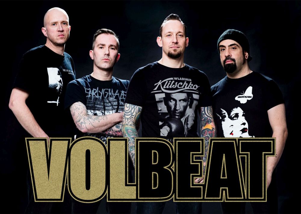 Плакат за стена Volbeat с четиримата членове на групата и златисто лого