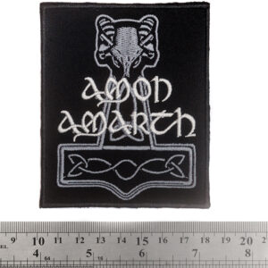Бродирана нашивка Amon Amarth с бял чук на Тор и лого върху черен фон.