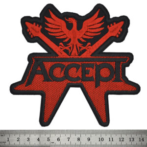 Голяма бродирана нашивка Accept с червен орел, кръстосани китари и лого на черен фон.