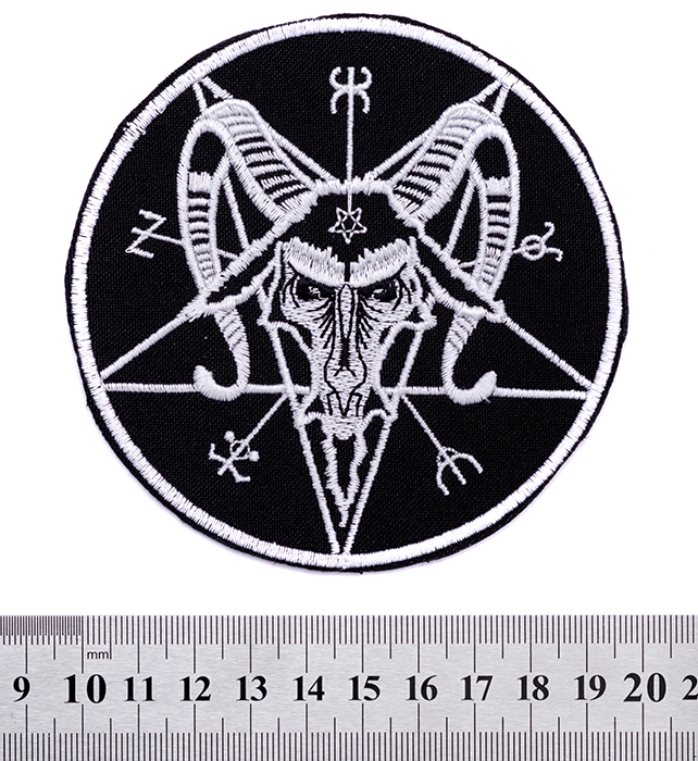 Бродирана нашивка Baphomet за метъл елеци с пентаграм и надпис Black Fucking Metal.