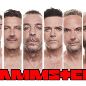 Плакат за стена Rammstein с шестимата членове на групата пред индустриална сграда и червено лого