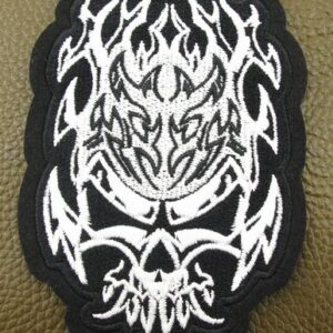 Везана нашивка „Skull Tribal“ – Рокерски череп - Hover Image