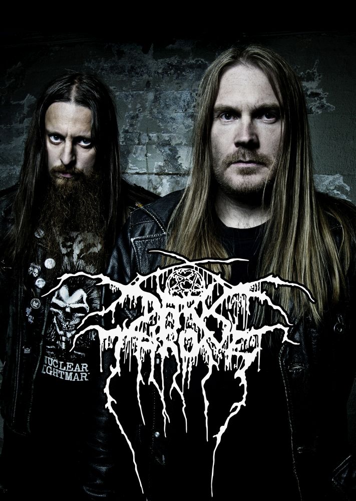 Постер за стена Darkthrone с Fenriz и Nocturno Culto и голямо бяло лого в преден план