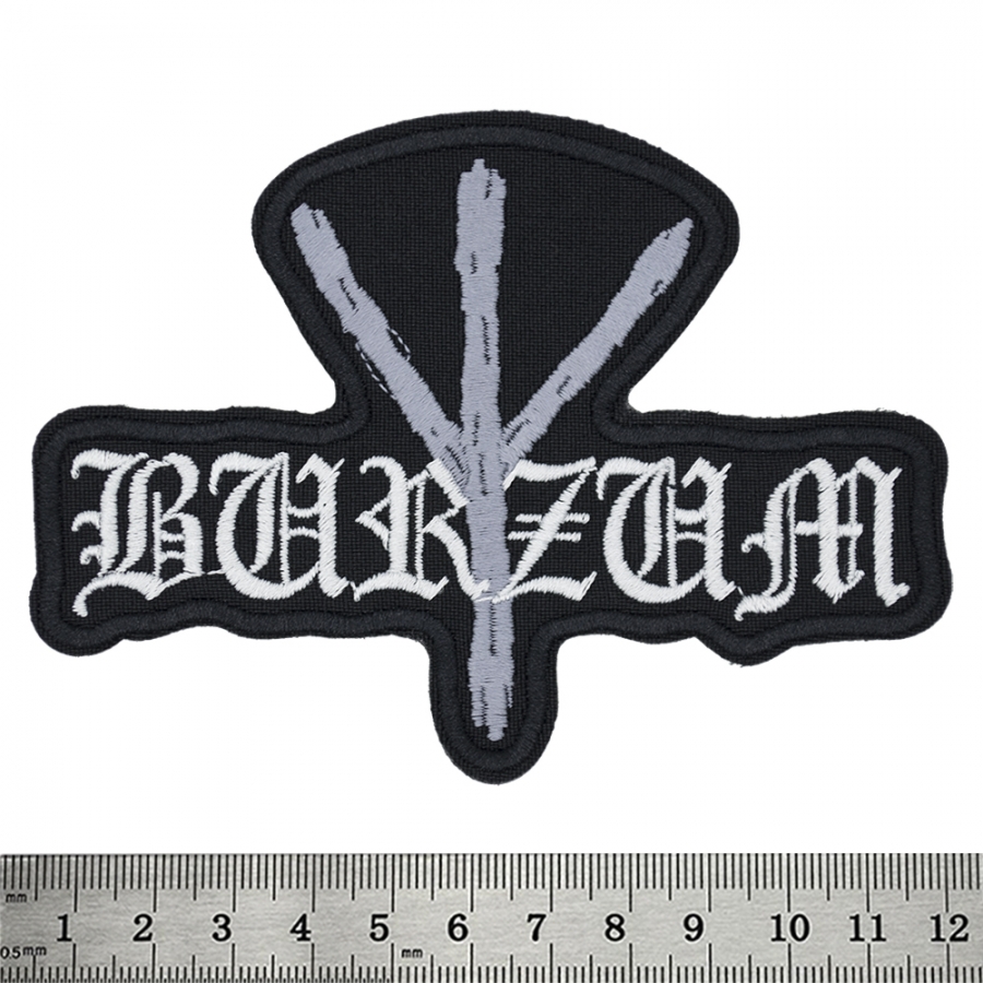 Бродирана нашивка на Burzum за елек с бяло готическо лого и рунически символ на черен фон.