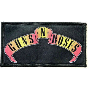 Официално лицензирана кръпка Guns N' Roses с бродирано цветно лого под формата на банер върху черен фон.