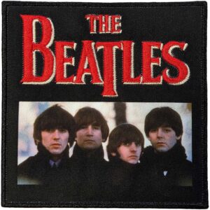 Квадратна нашивка на Beatles с черно-бяла снимка на бандата и червено лого.