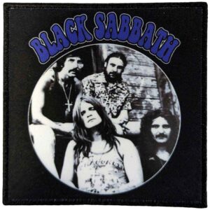 Нашивка Black Sabbath с оригиналния състав на групата върху черен фон.