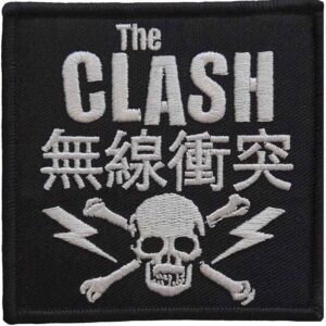 Бродирана нашивка The Clash с японски надпис и бял череп