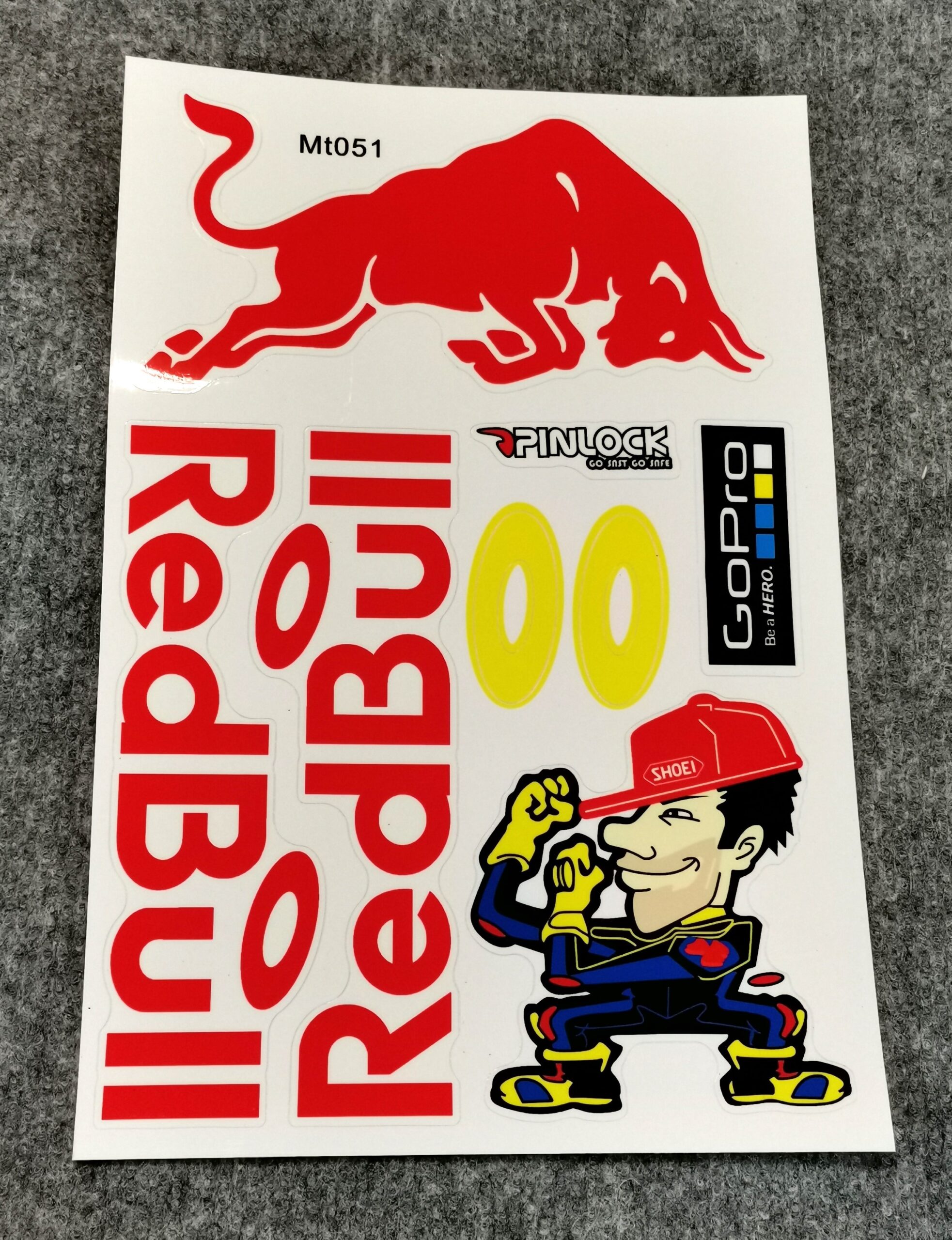 Стикери за мотор Red Bull и лепенки GoPro за тунинг на каска