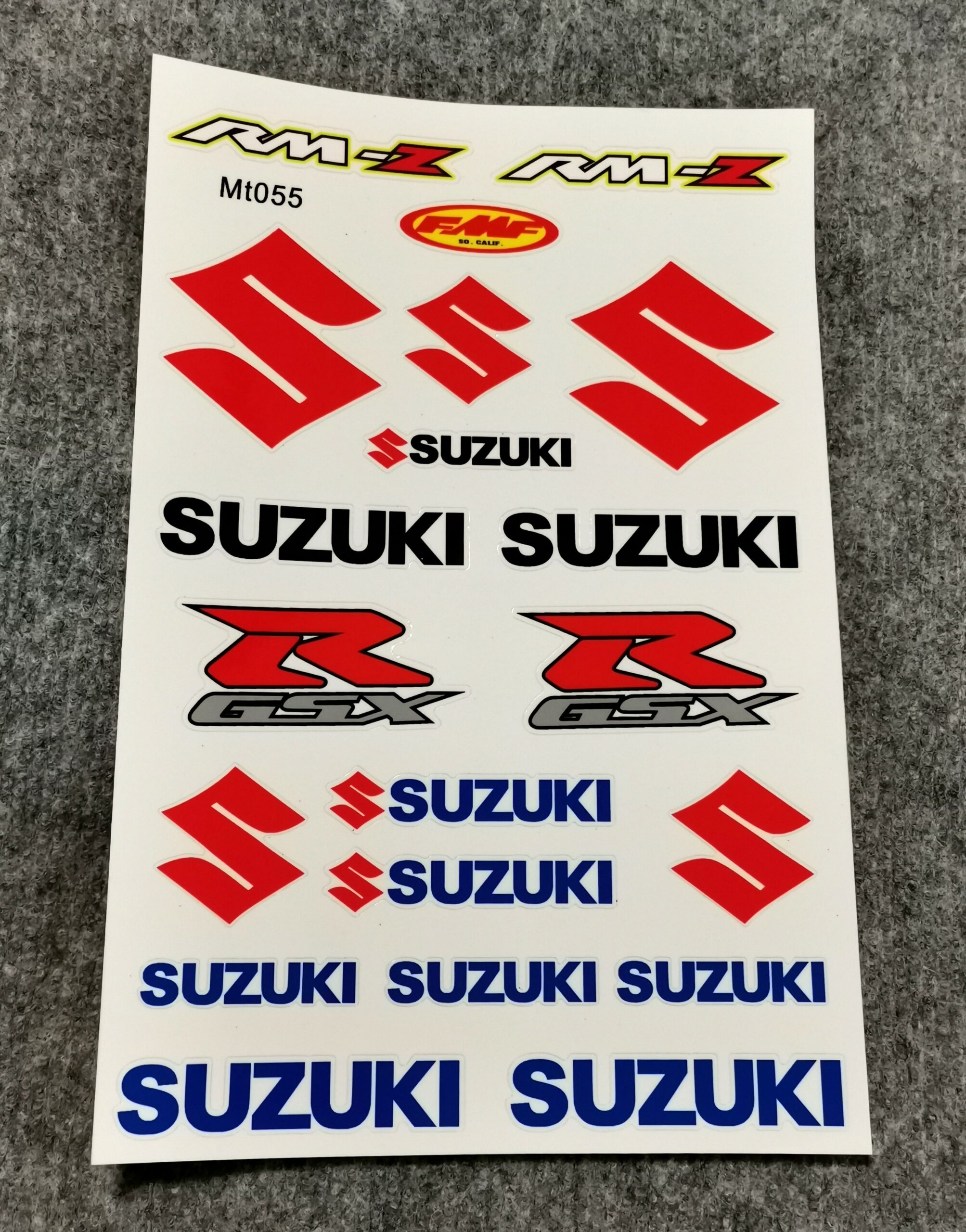 Стикери за мотор Suzuki GSX и лепенки RM-Z за тунинг на каска