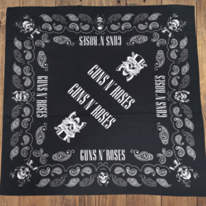 Черна памучна кърпа за глава Guns N’ Roses с бели черепи