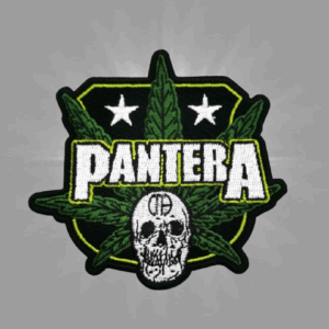Бродирана нашивка Pantera с канабис и бял череп