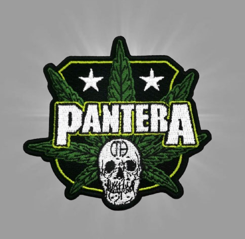Бродирана нашивка Pantera с канабис и бял череп