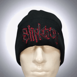 Черна зимна шапка Slipknot с бродирано лого в червен контур - Hover Image