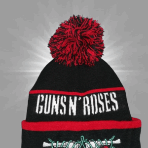 Черна зимна шапка Guns N' Roses с помпон и графични мотиви - Hover Image