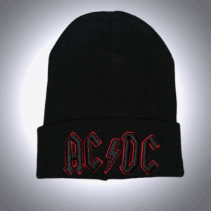 Черна плетена шапка AC/DC с бродирано лого в червено и черно