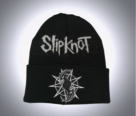 Черна плетена шапка Slipknot със сиво лого и бяла бродерия на коза
