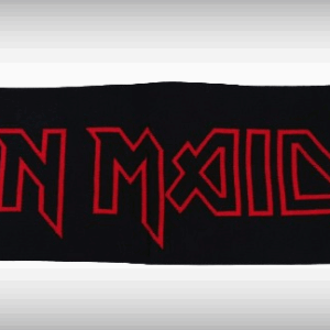 Плетен черен шал Iron Maiden с принт на Еди и червено-черни ресни - Hover Image