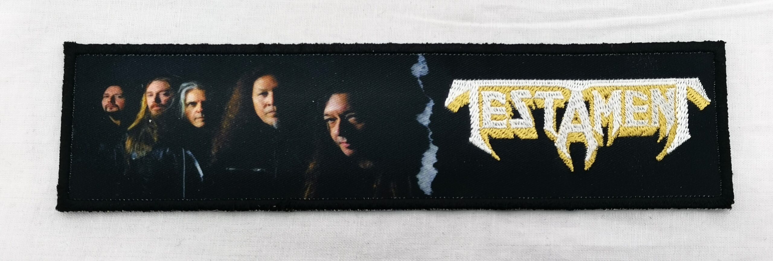 Текстилна нашивка Testament с висококачествена щампа и бродирано лого