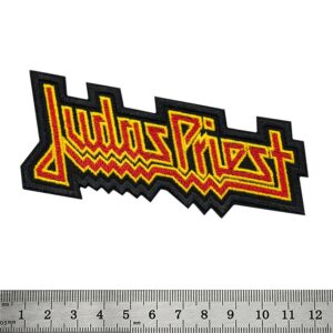 Бродирана нашивка на Judas Priest със сребристо лого за метъл яке.