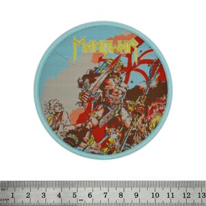 Кръгла черна нашивка Manowar Battle Hymns с епична обложка и златно лого.