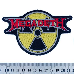 Бродирана нашивка на Megadeth със знака радиация в жълто и червено.