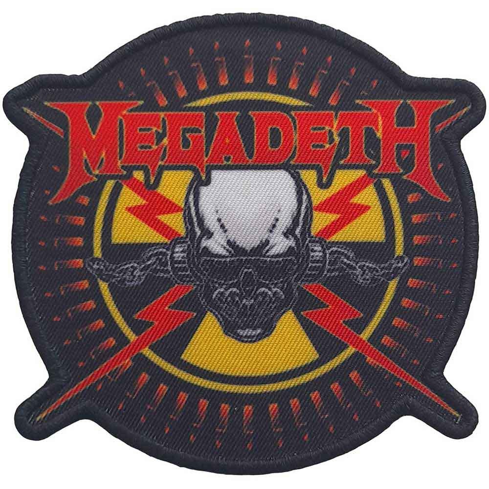 Квадратна нашивка Megadeth с дизайн Bullets, червено лого и редица куршуми върху черен фон.
