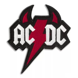 Бродирана нашивка AC/DC черно лого с бял контур и мълния