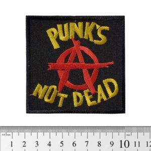 Бродирана пънкарска нашивка Punk's Not Dead с червен символ на анархия върху черен фон.