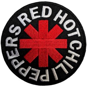 Кръгла бродирана нашивка Red Hot Chili Peppers за дрехи с червено лого.