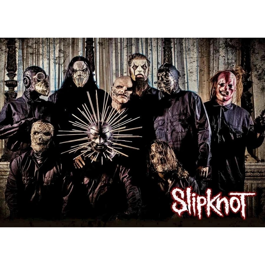 Плакат за стая Slipknot с групова снимка на всички членове с маски и лого на групата