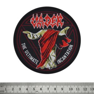 Кръгла нашивка Vader - The Ultimate Incantation с червена фигура и лого.