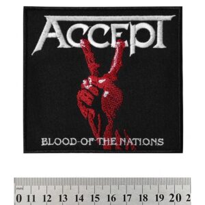 нашивка Accept Blood of the Nations-Квадратна нашивка Accept с бяло лого и червен знак на победата върху черен фон.