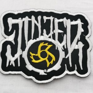 Текстилна нашивка Jinjer с висококачествена бродерия и жълто лого