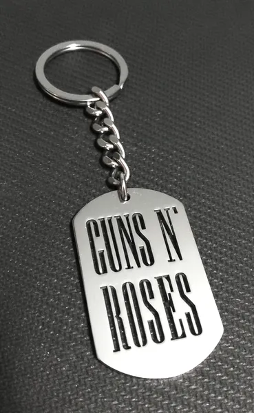 Метален ключодържател Guns N' Roses тип плочка от стомана